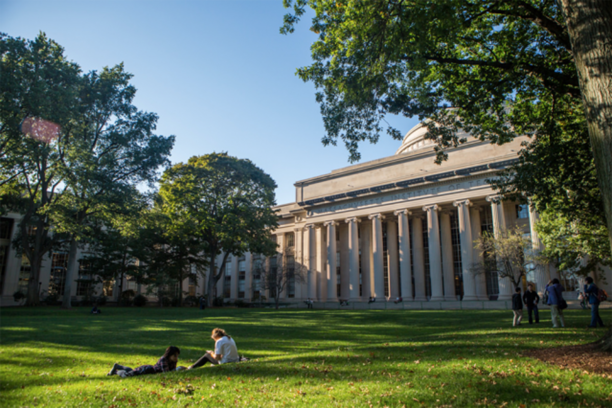 mit-killian-court-late-afternoon-jake-belcher_0.png (Full)